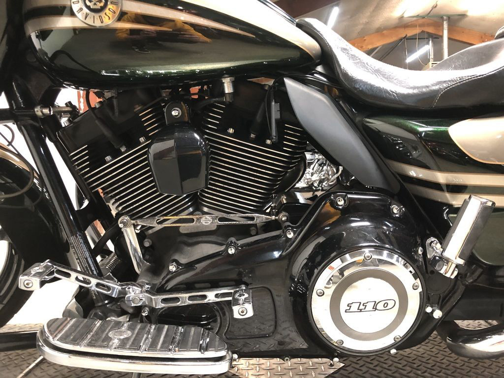 CVO™ Road Glide® Custom 