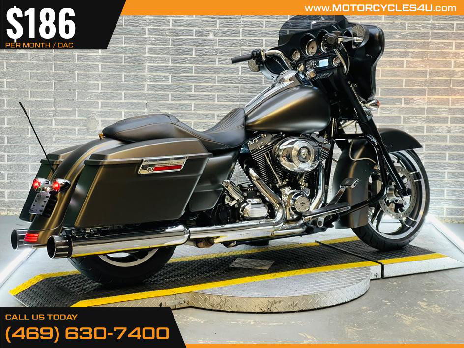 Street Glide®