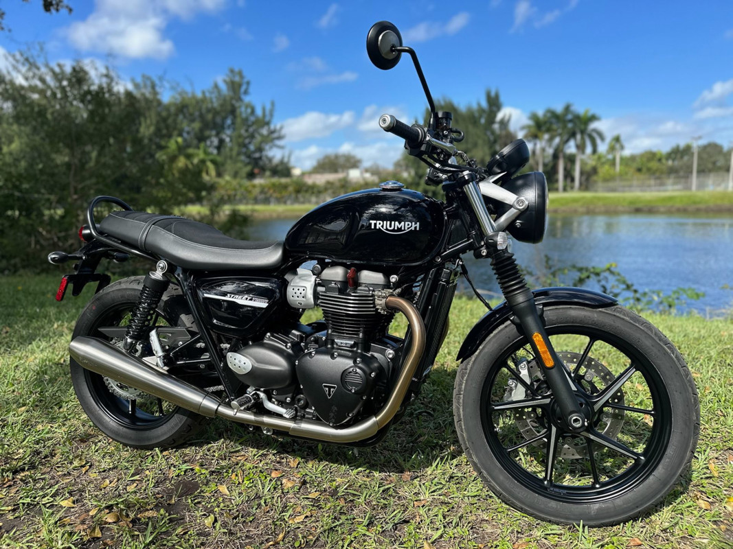 STREET TWIN 