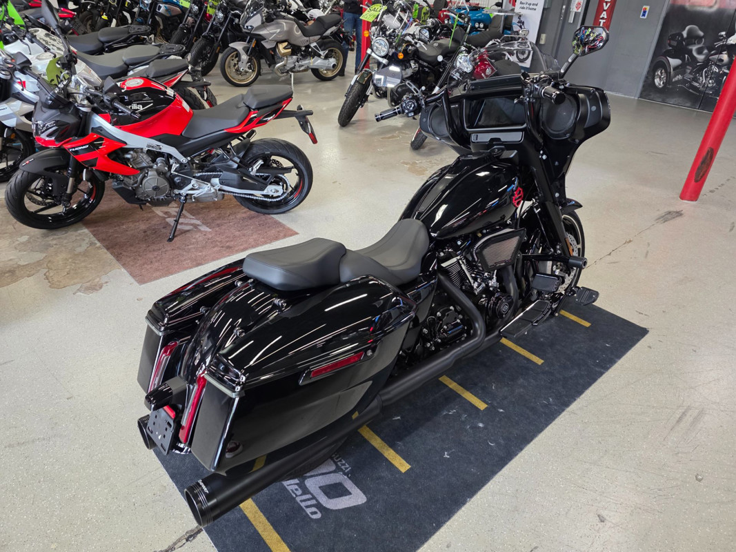 Street Glide®