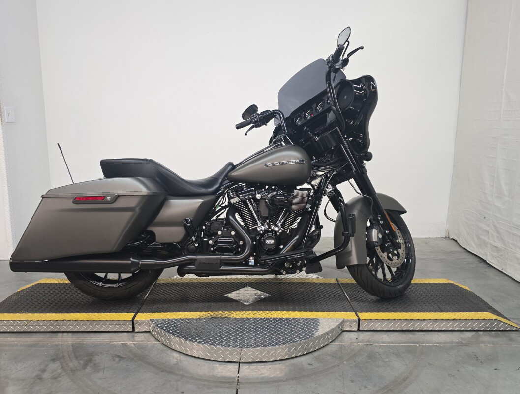 Street Glide® Special