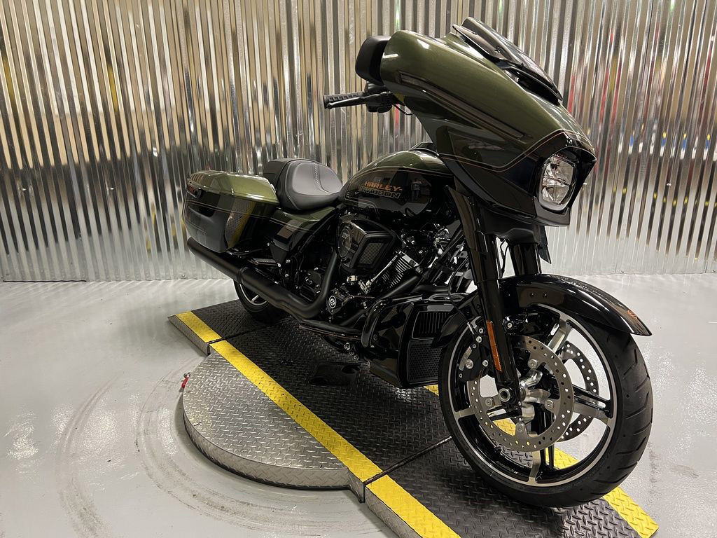 Street Glide®