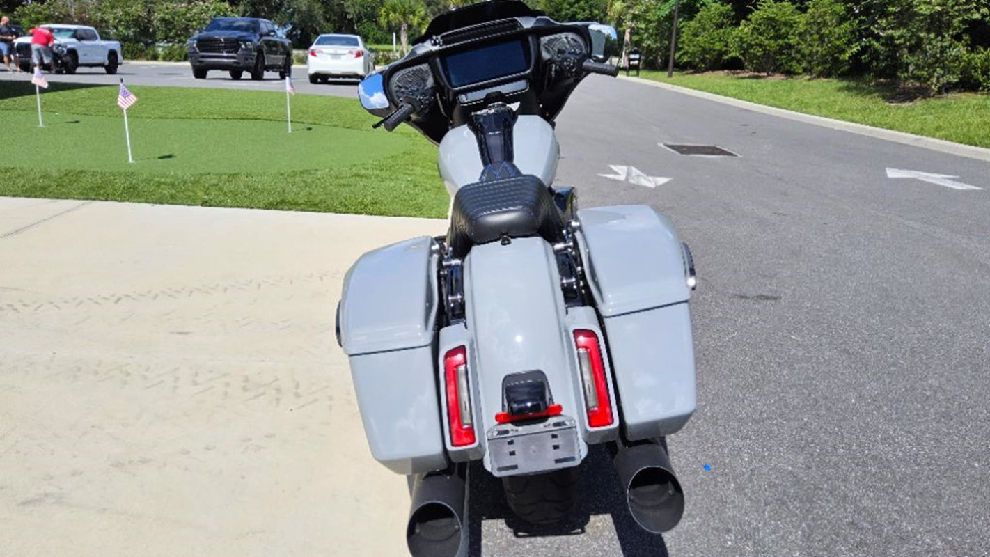 Street Glide®