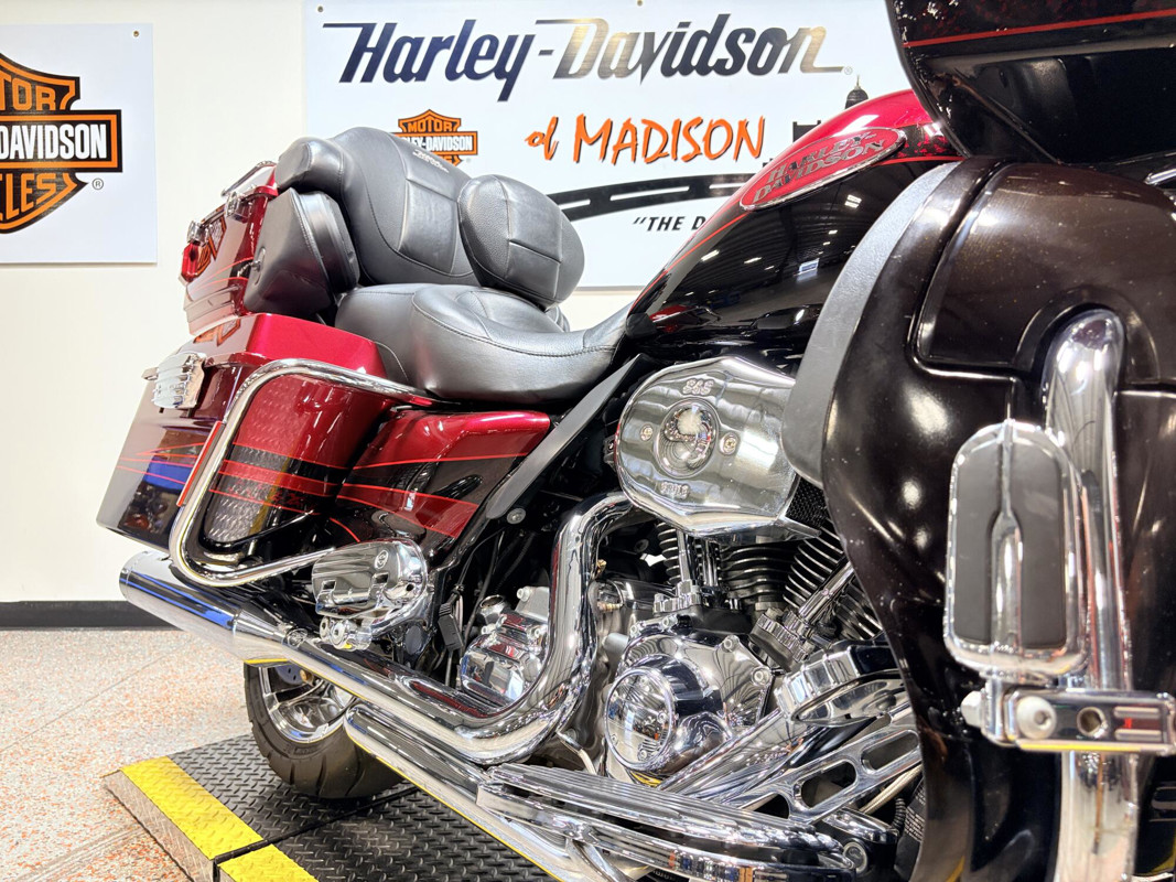 CVO™ Road Glide® Ultra
