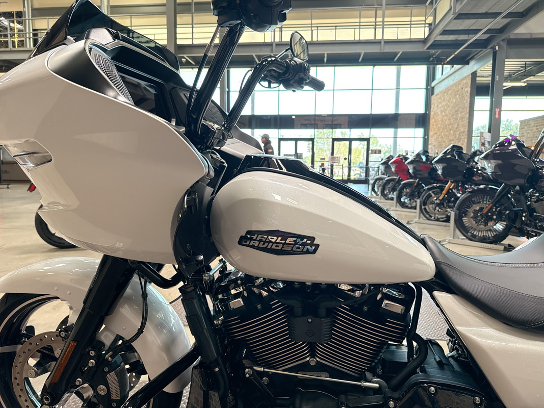 Road Glide®