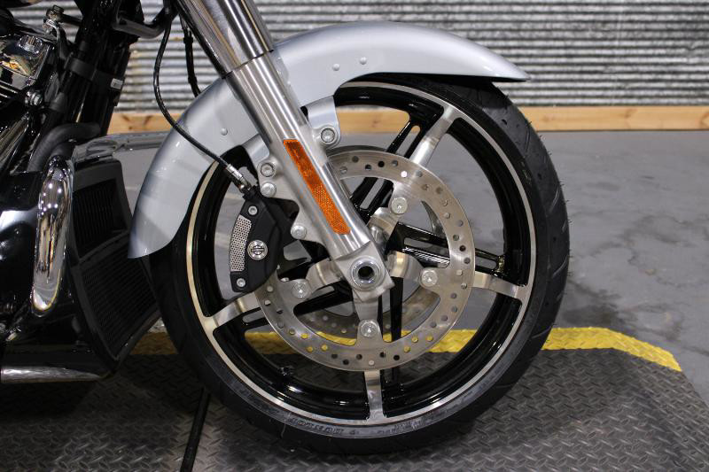 Road Glide®