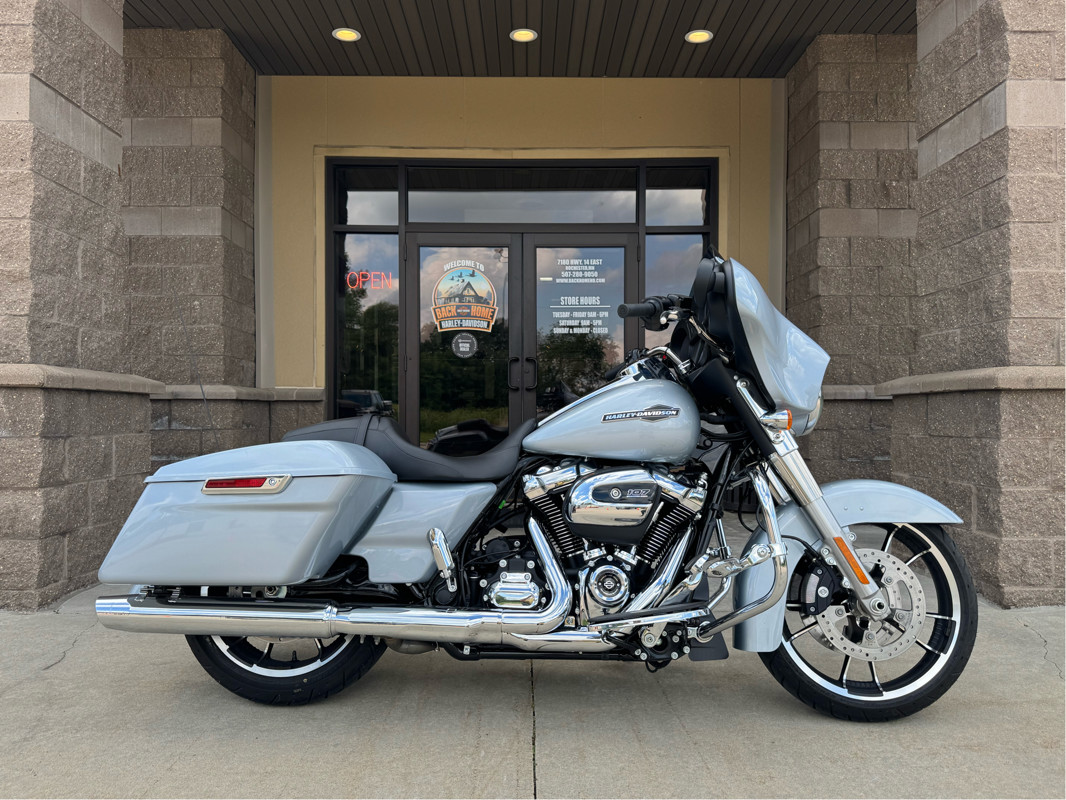 Street Glide®
