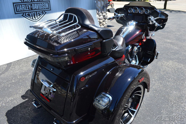 CVO® Tri Glide®
