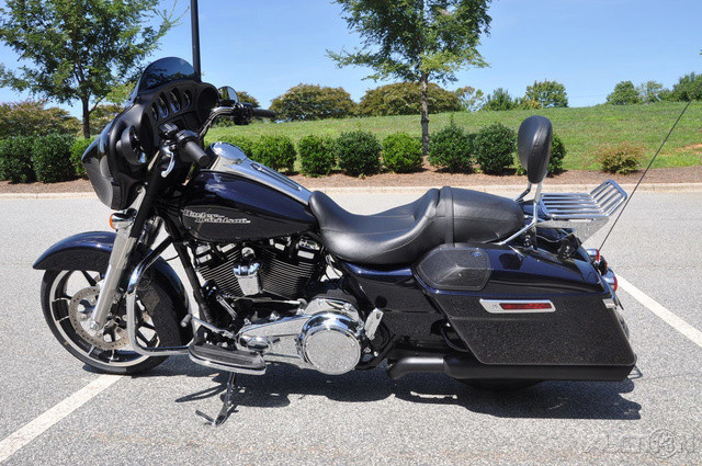 Street Glide®