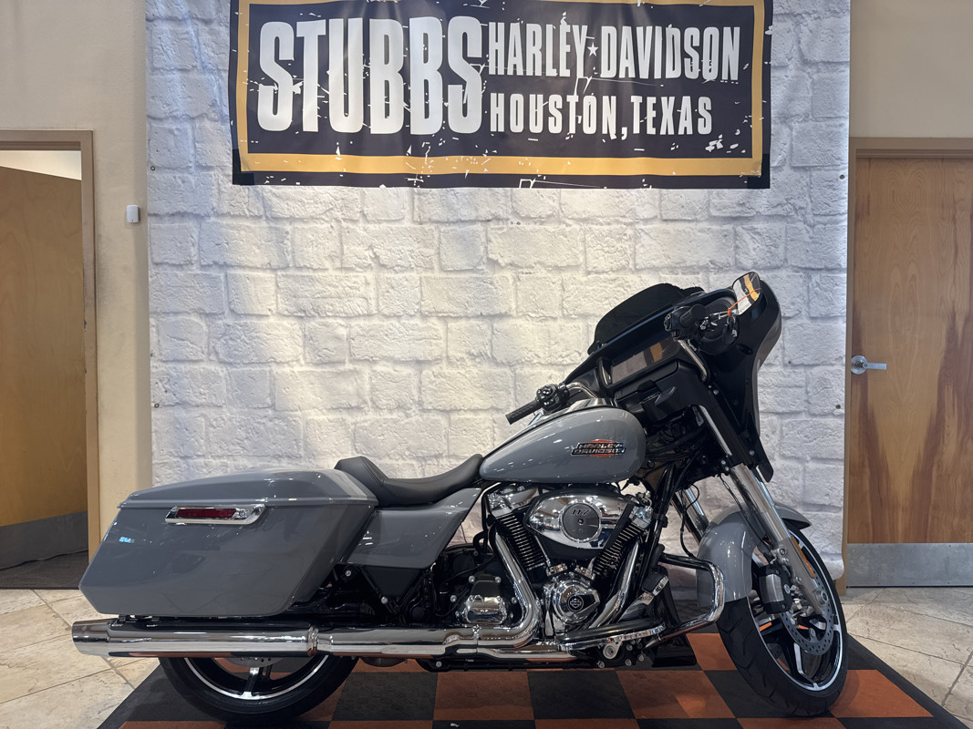 Street Glide®
