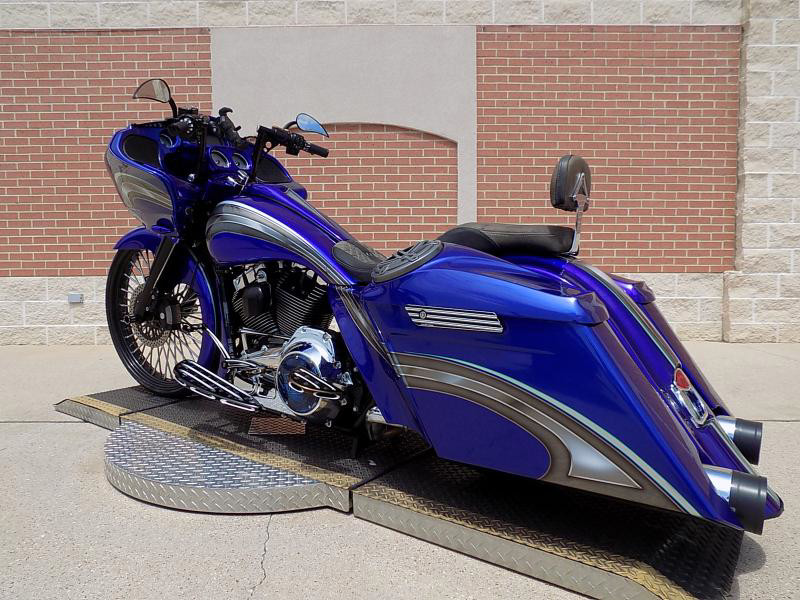 Road Glide®