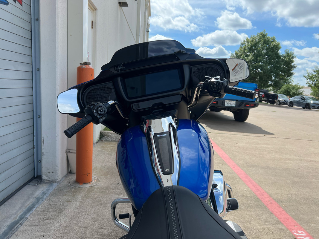 Street Glide®