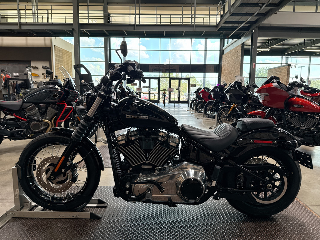 Street Bob®