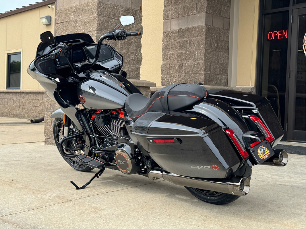 CVO® Road Glide®
