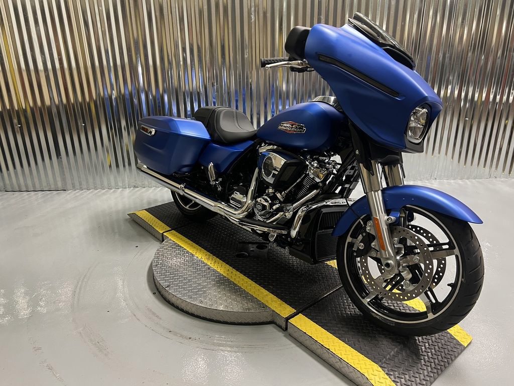 Street Glide®