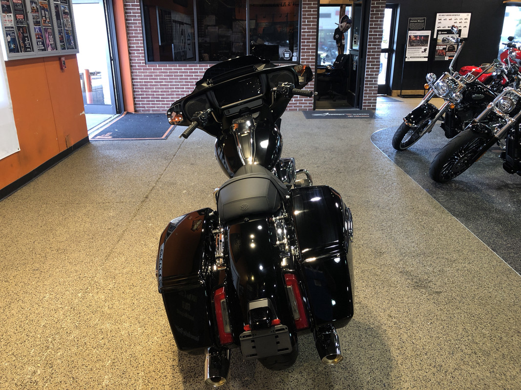 Street Glide®
