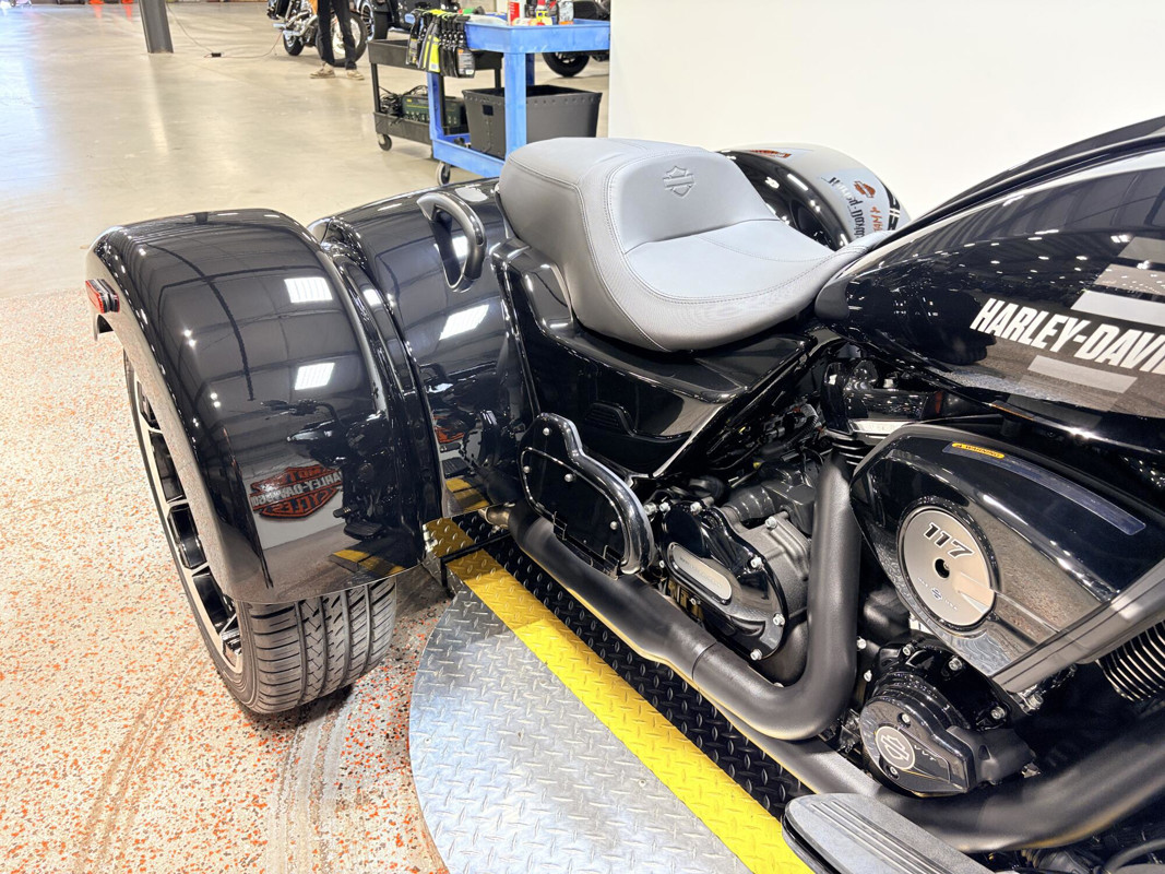 Road Glide® 3