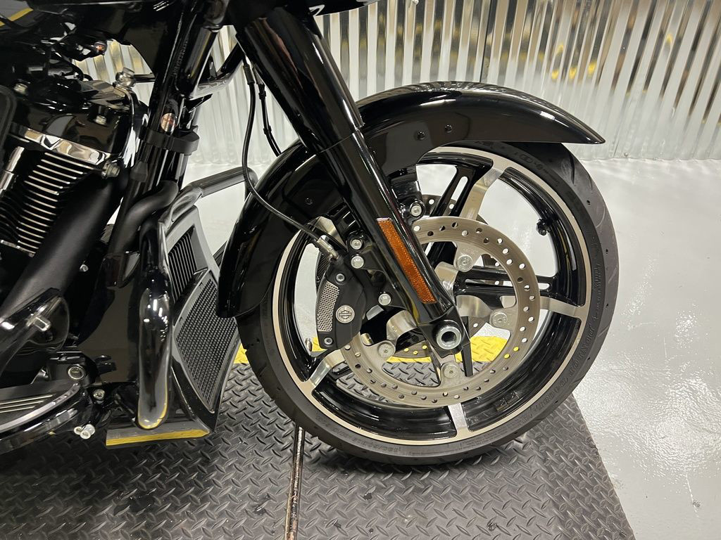 Road Glide®