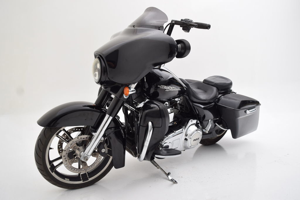 Street Glide®