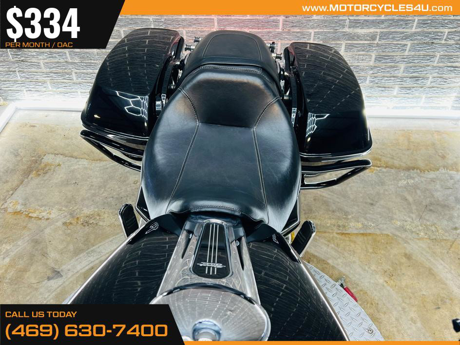 Street Glide®