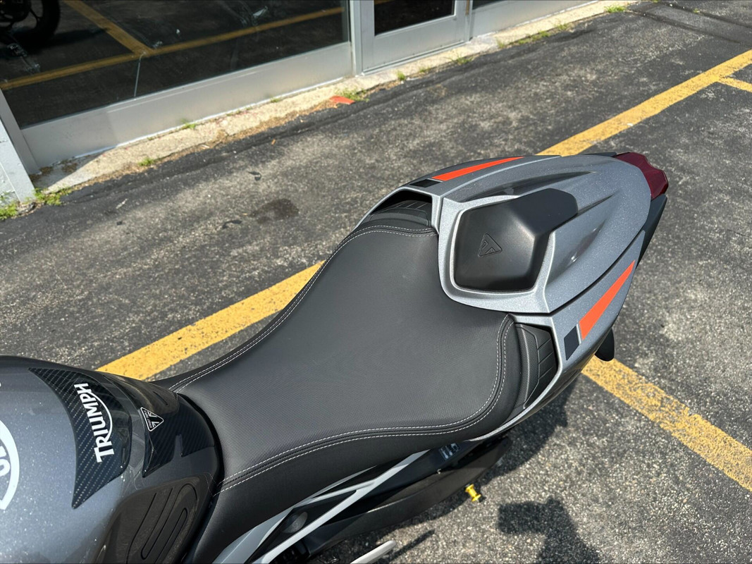 Street Triple RS
