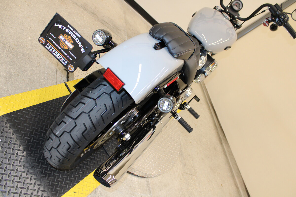 Street Bob®