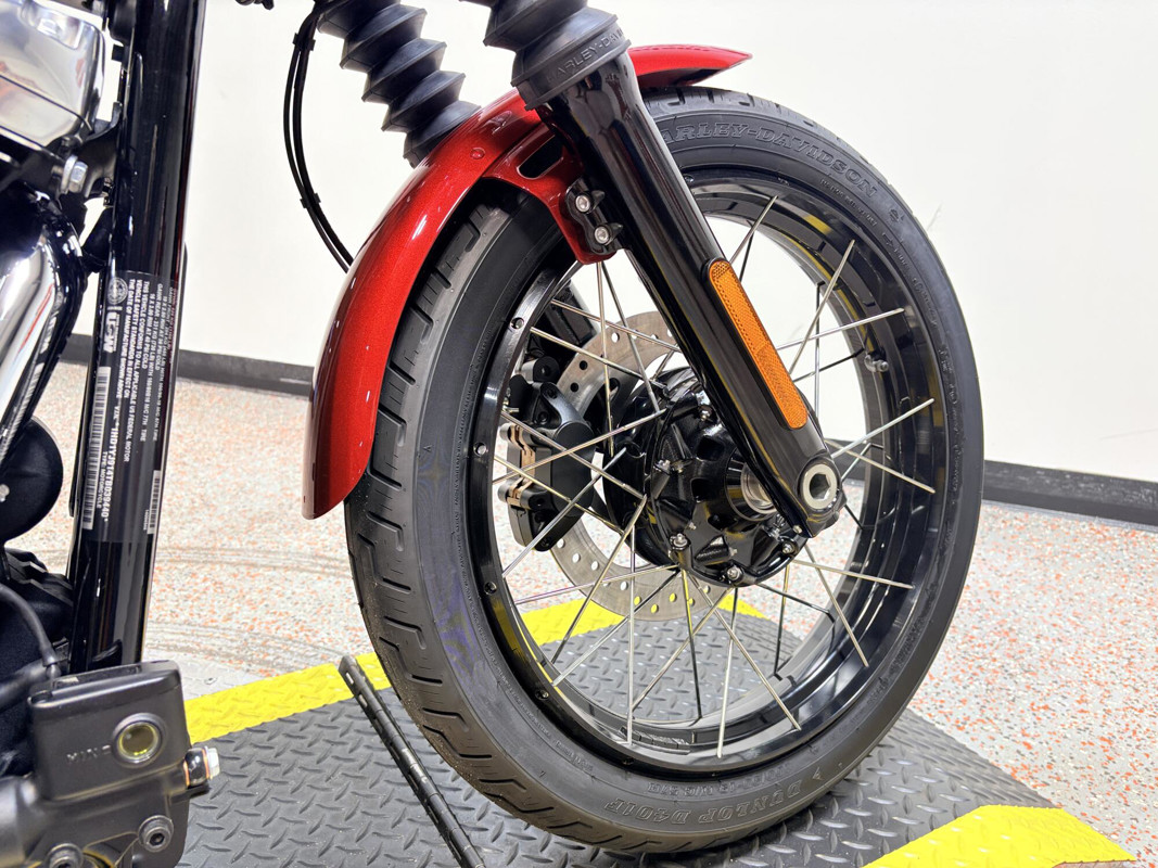Street Bob®