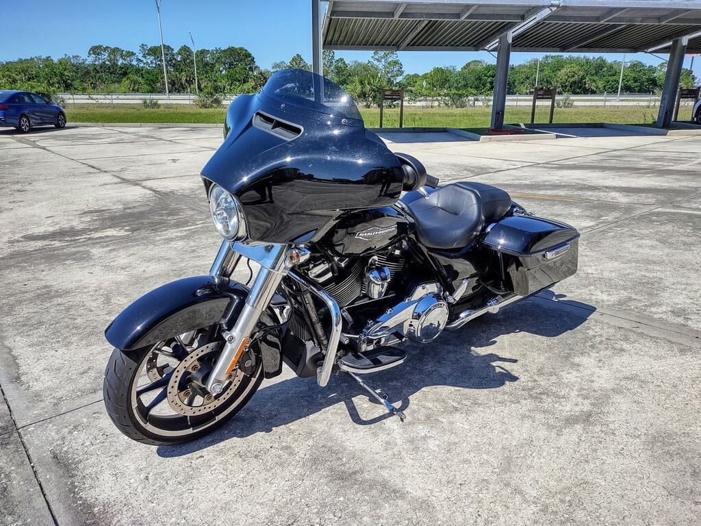 Street Glide®