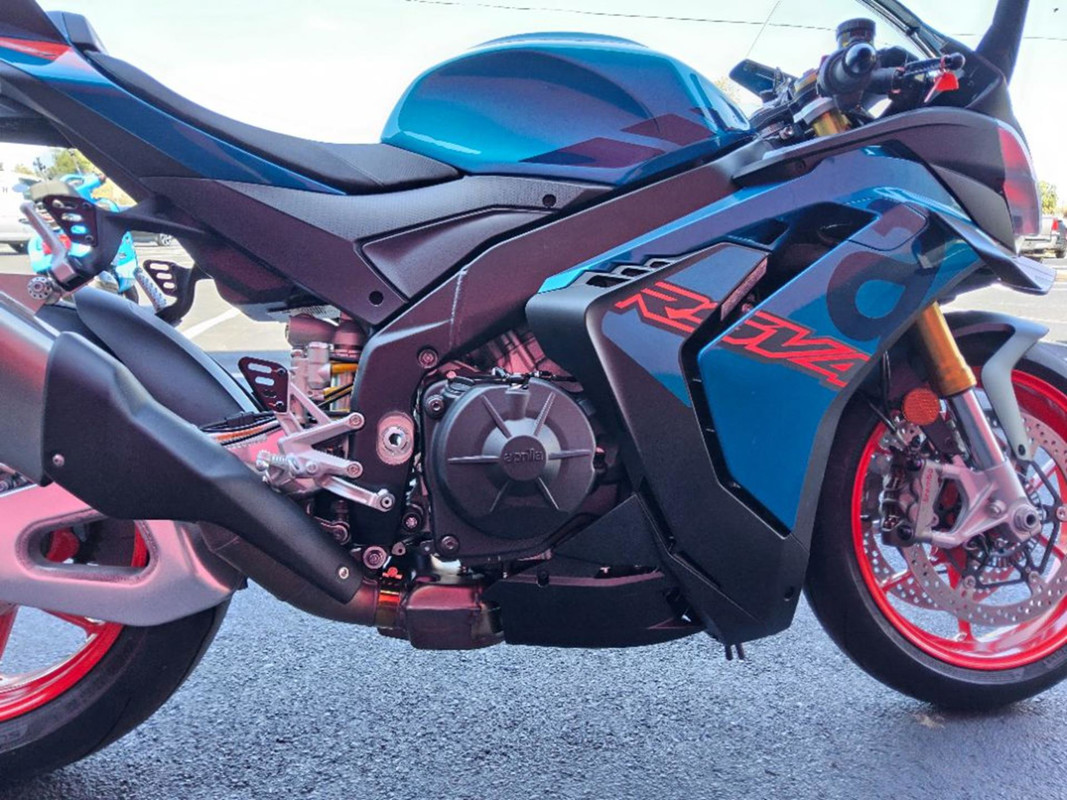 RSV4 1100