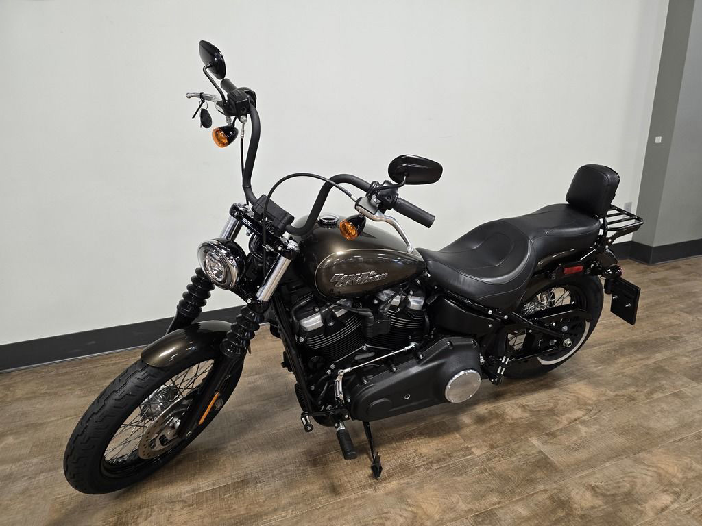 Street Bob®