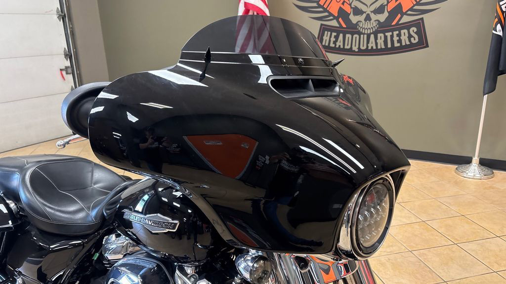 Street Glide®