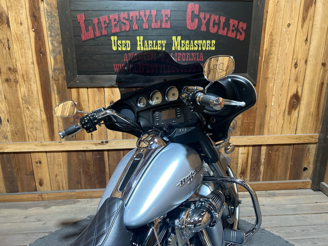 Street Glide®