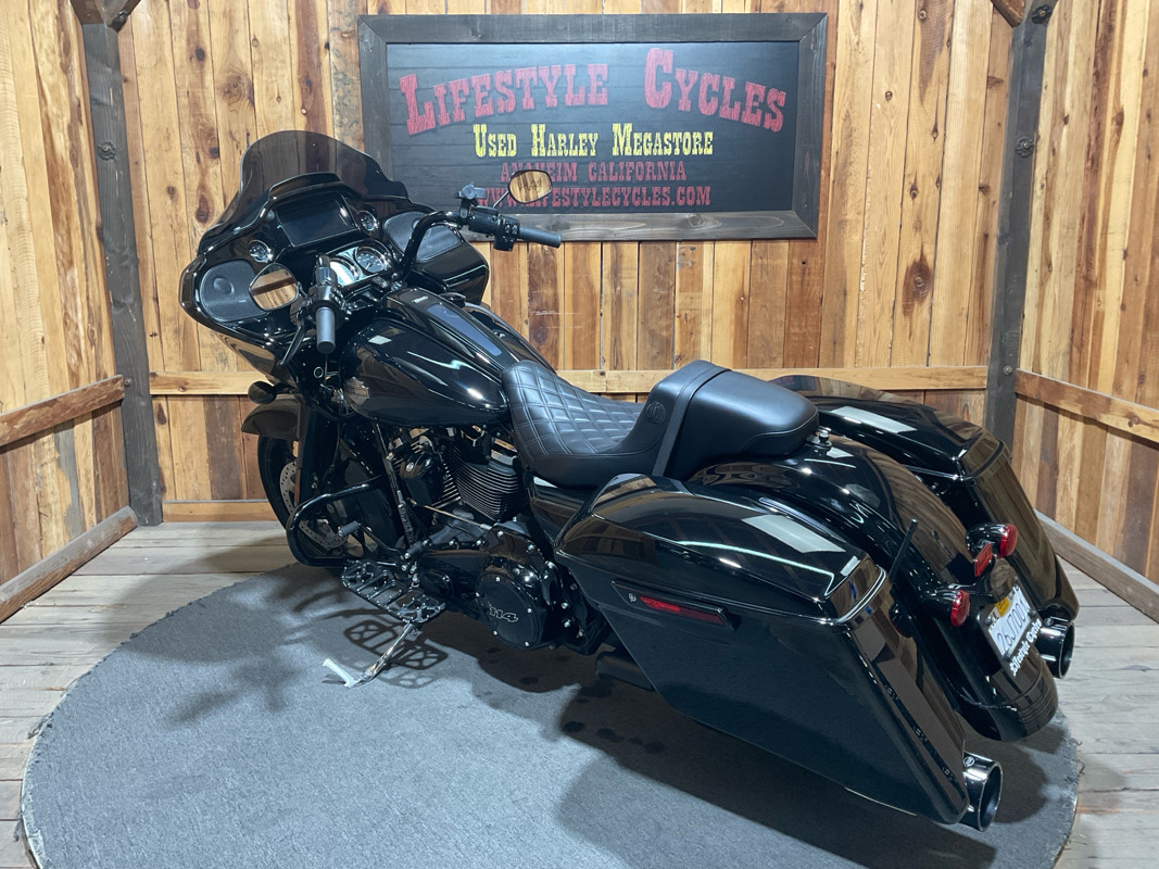 Road Glide®