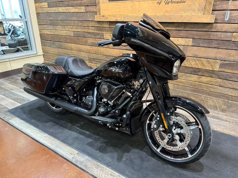 Street Glide®
