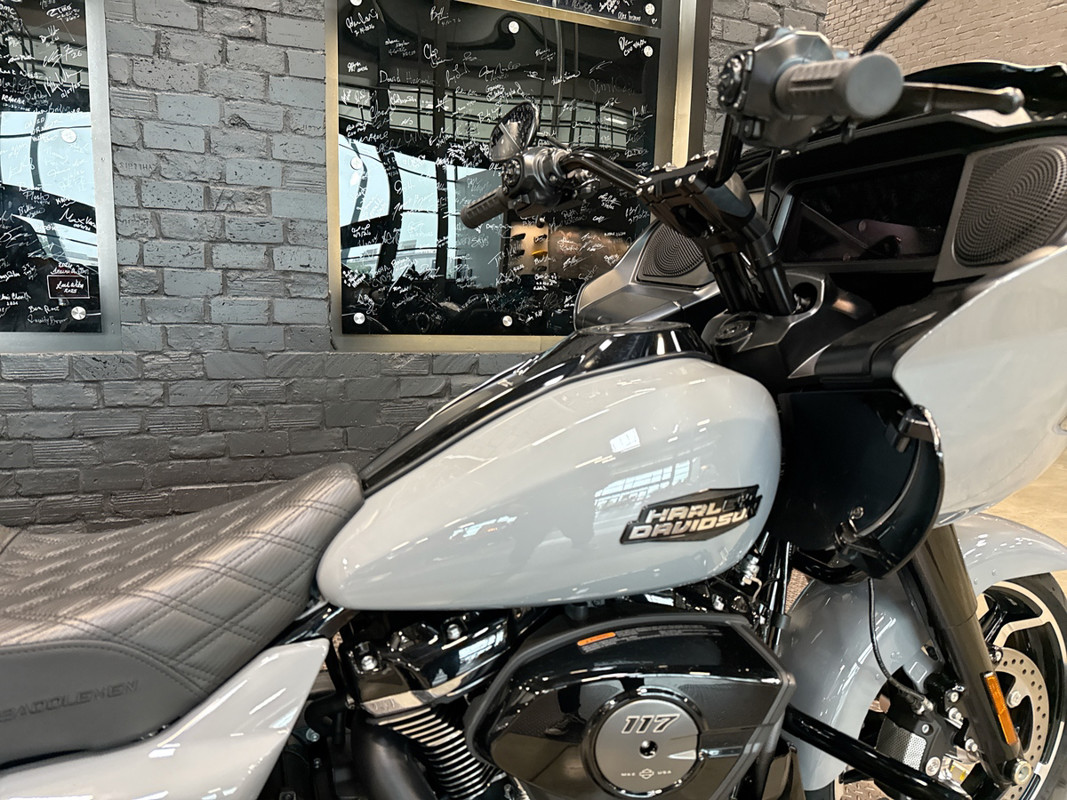 Road Glide®