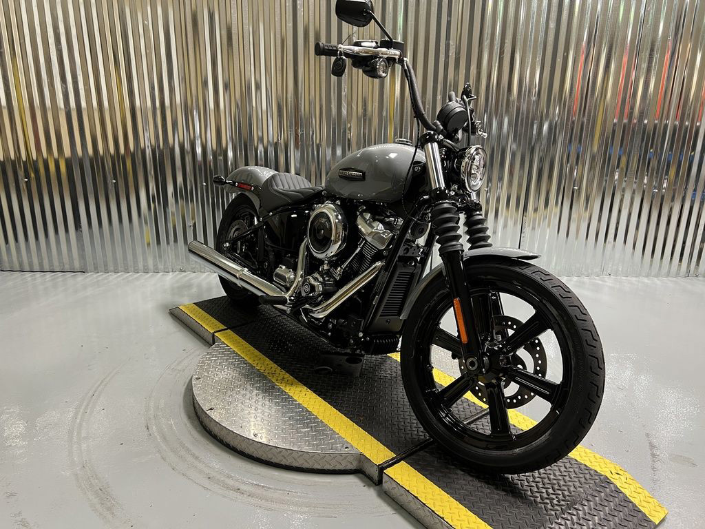 Street Bob®