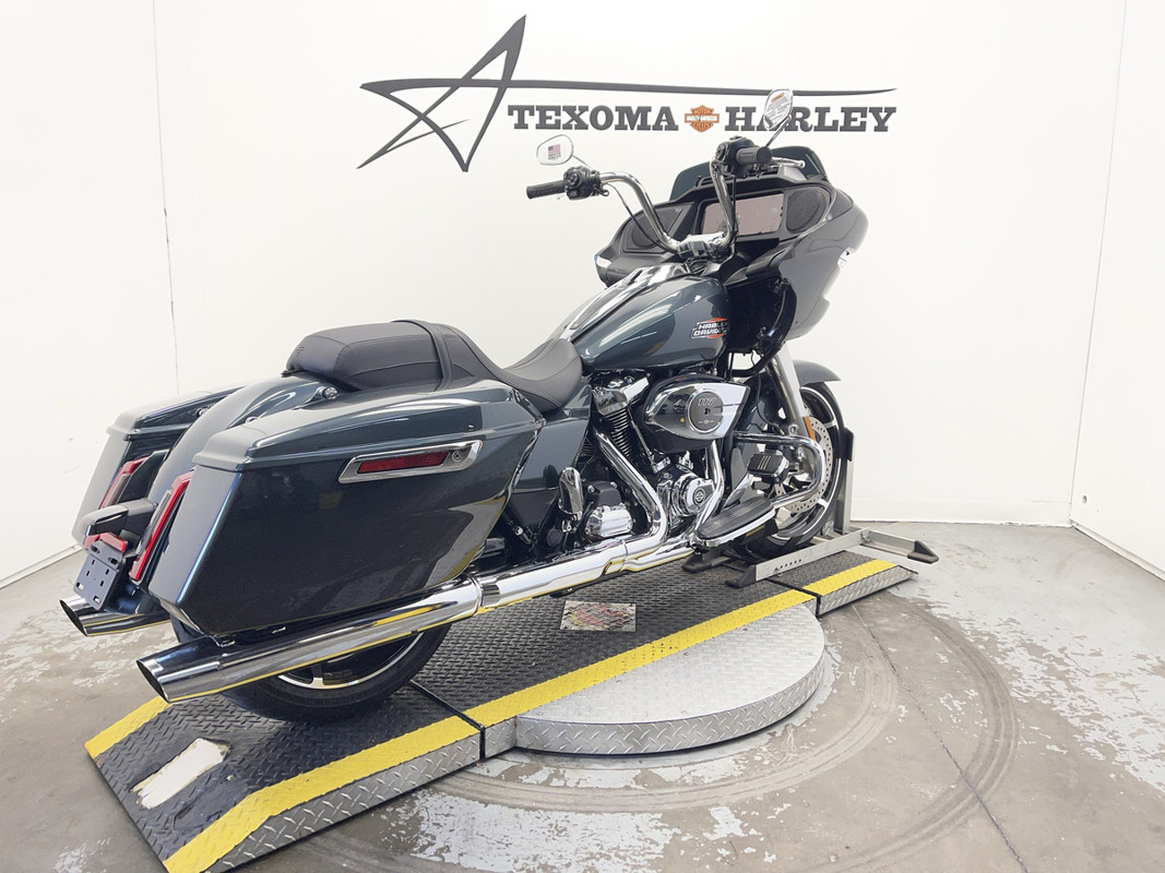 Road Glide®