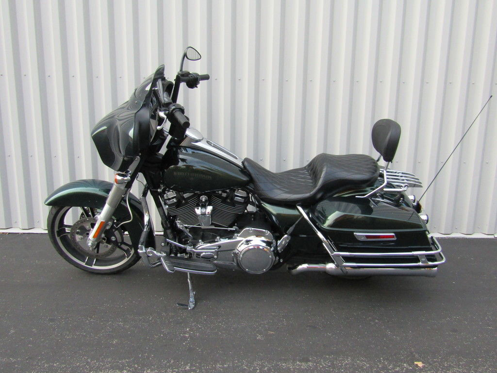 Street Glide®