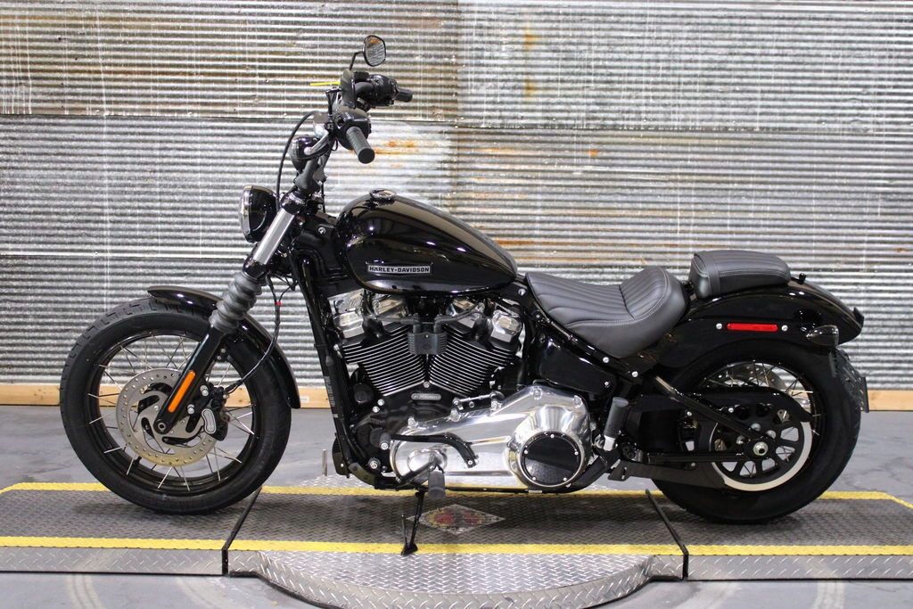 Street Bob®