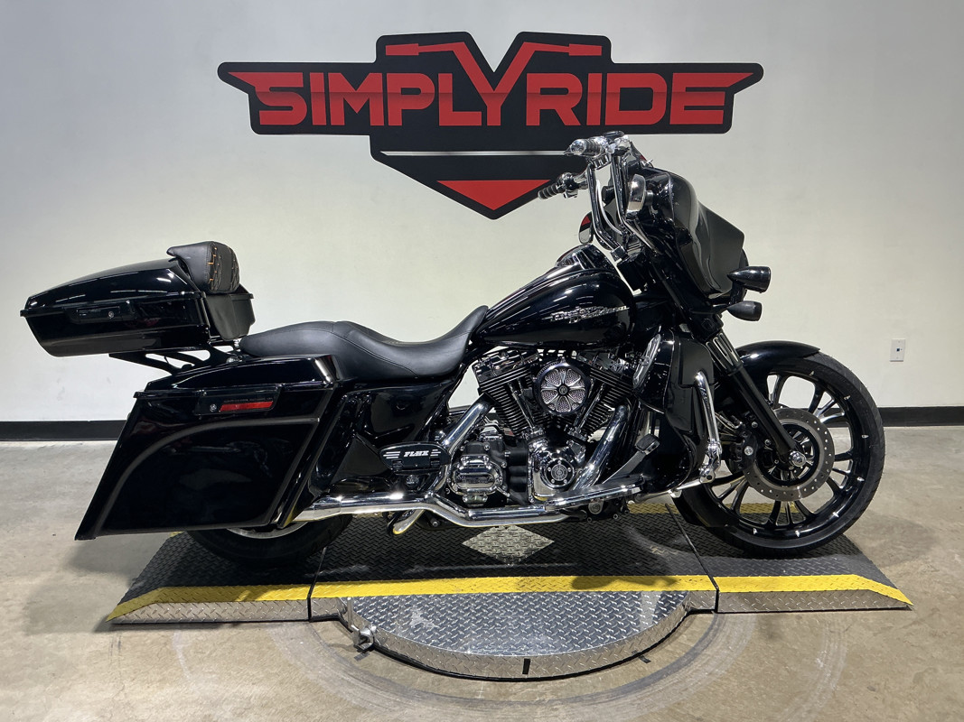 Street Glide®