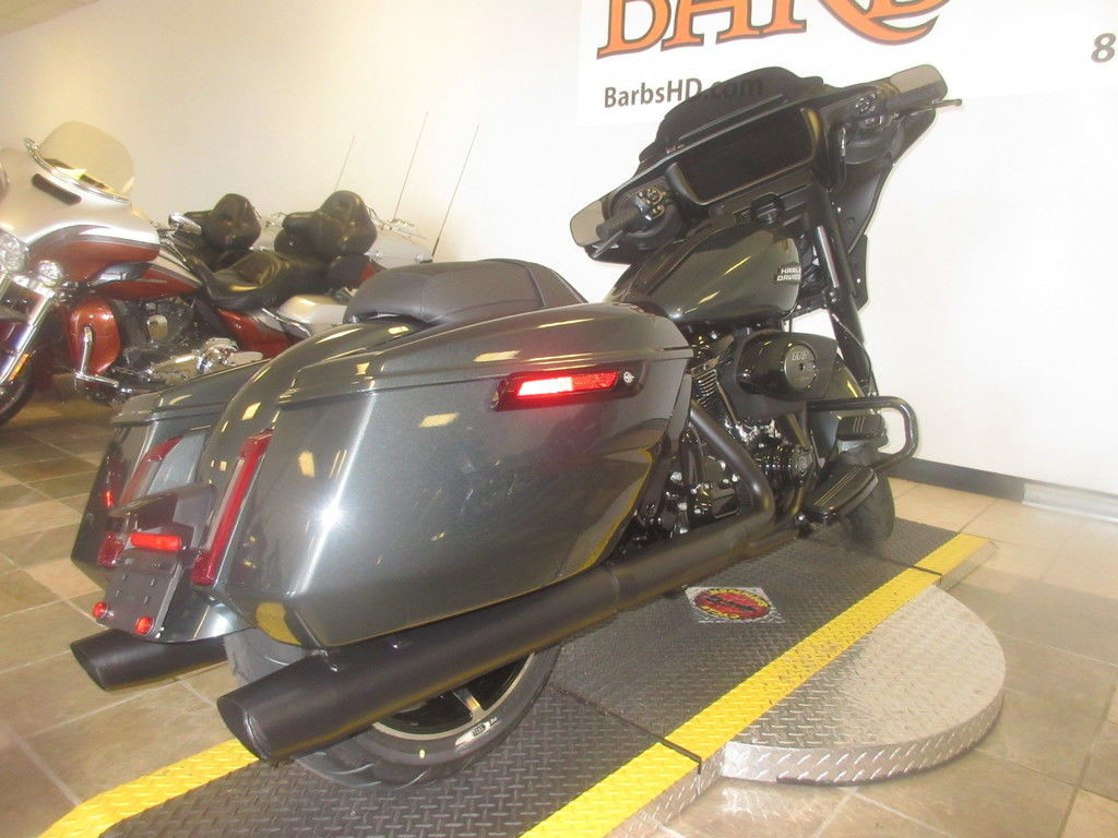 Street Glide®