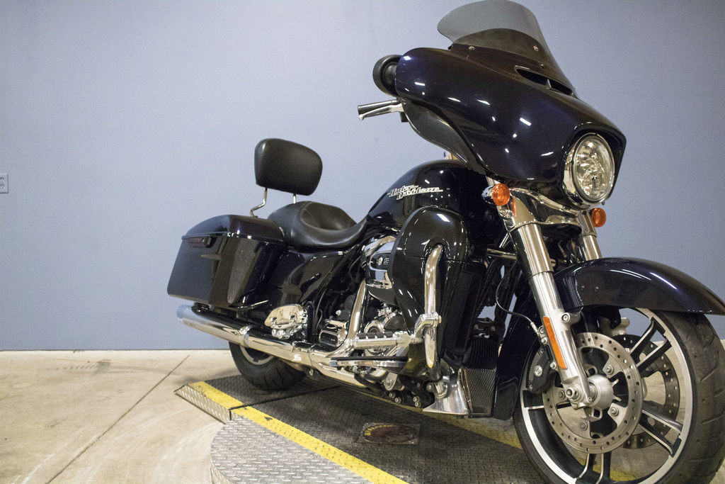 Street Glide®