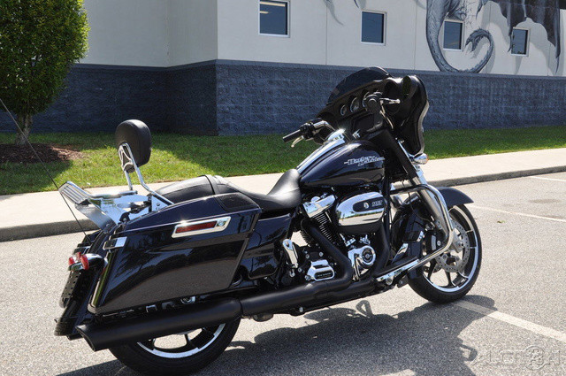 Street Glide®
