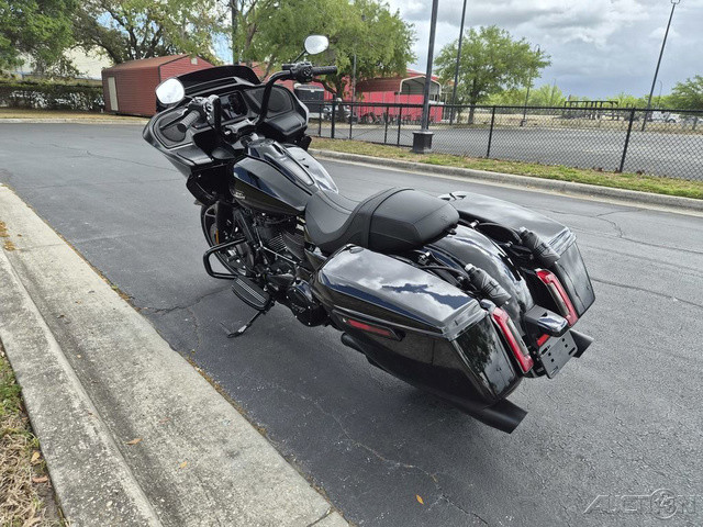 Road Glide®
